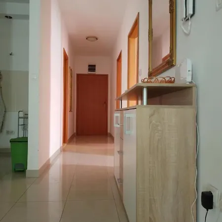 Mila & Miro Apartment *