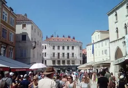 Apartment Mila & Miro *