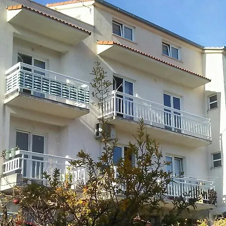 Apartment Mila & Miro *